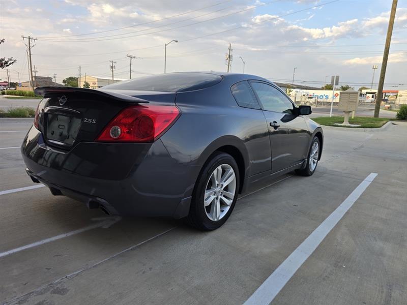 Nissan Altima 2.5 S CVT Coupe 2012