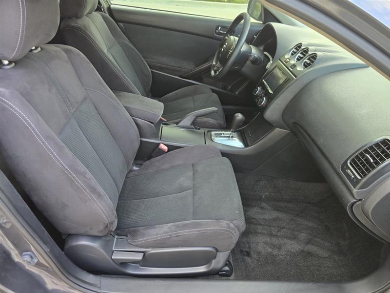 Nissan Altima 2.5 S CVT Coupe 2012