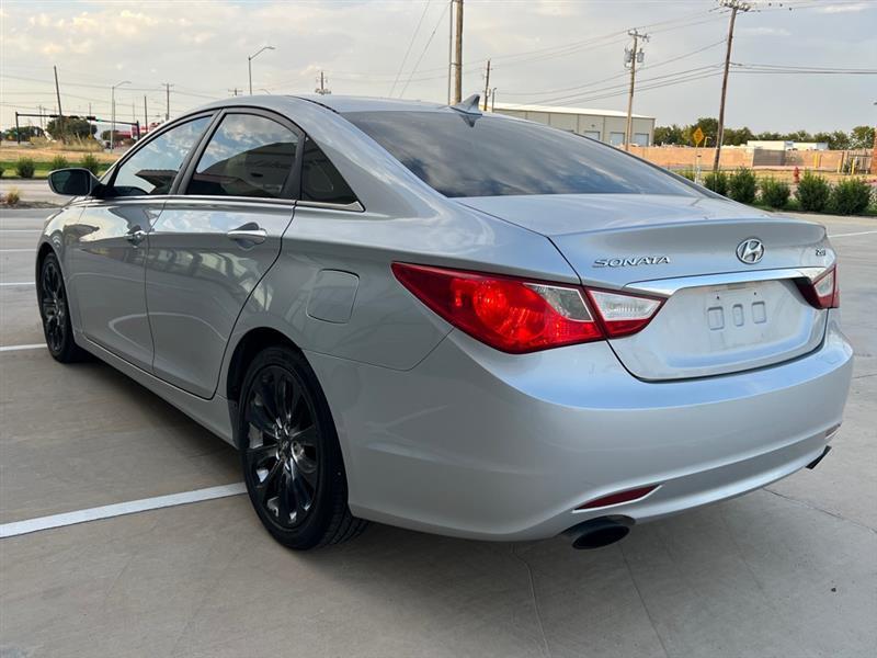 Hyundai Sonata SE Auto 2011