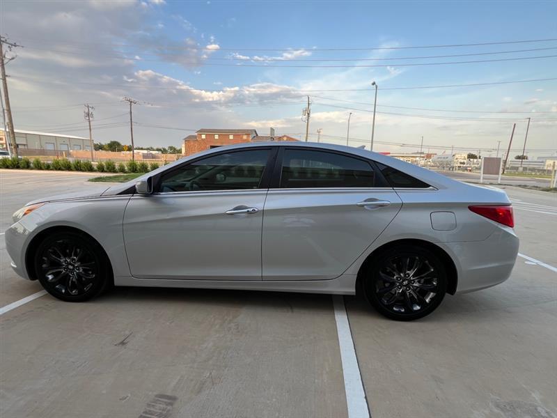 Hyundai Sonata SE Auto 2011