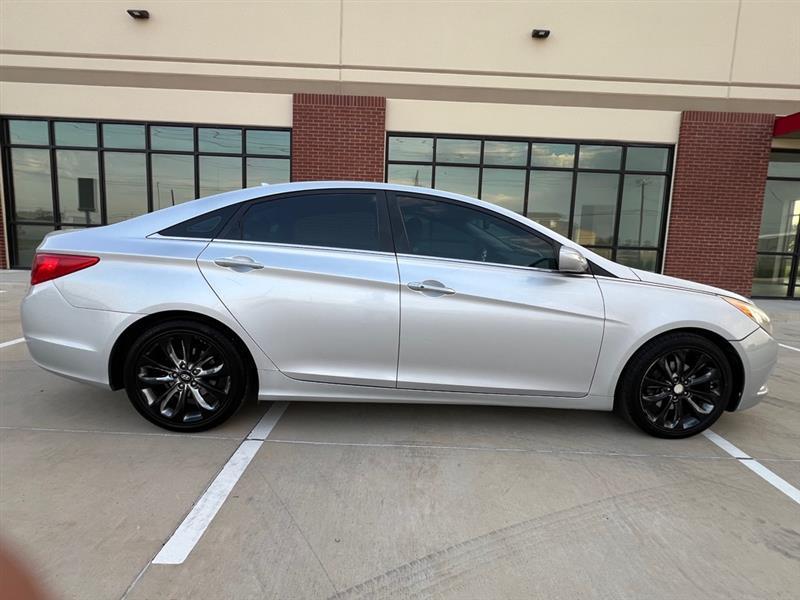Hyundai Sonata SE Auto 2011
