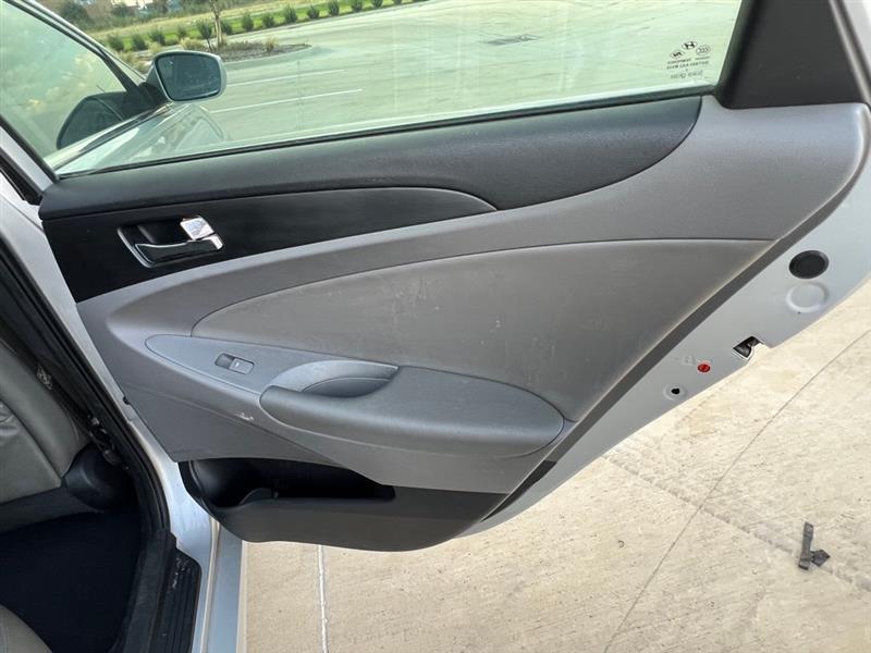 Hyundai Sonata SE Auto 2011