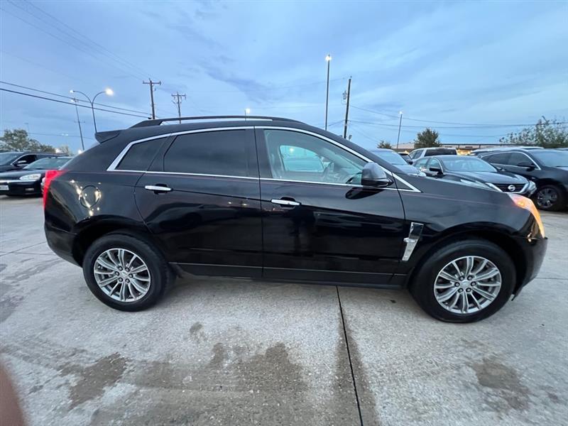 Cadillac SRX Base 2011