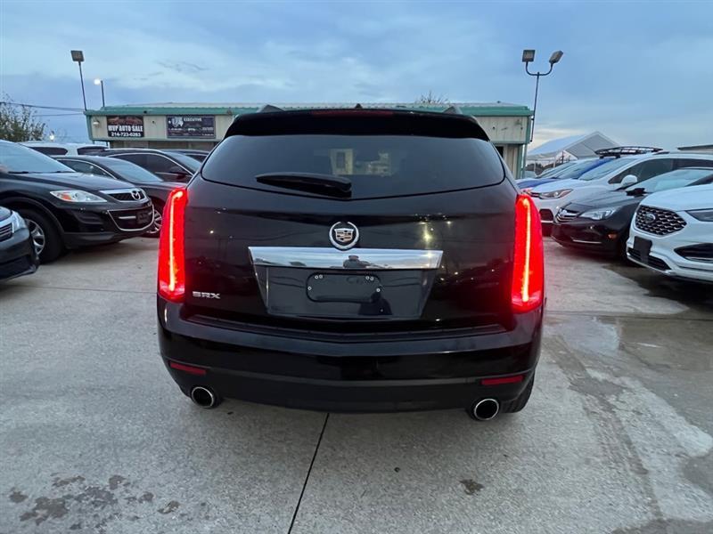 Cadillac SRX Base 2011