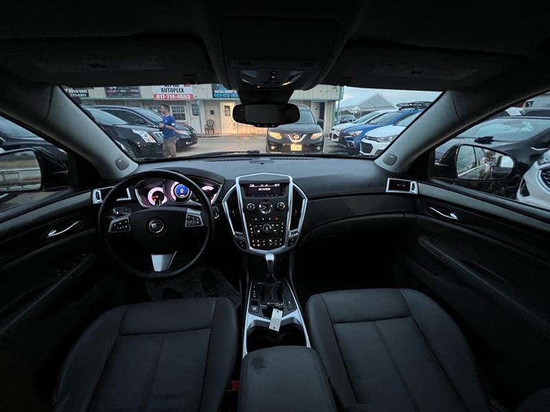 Cadillac SRX Base 2011