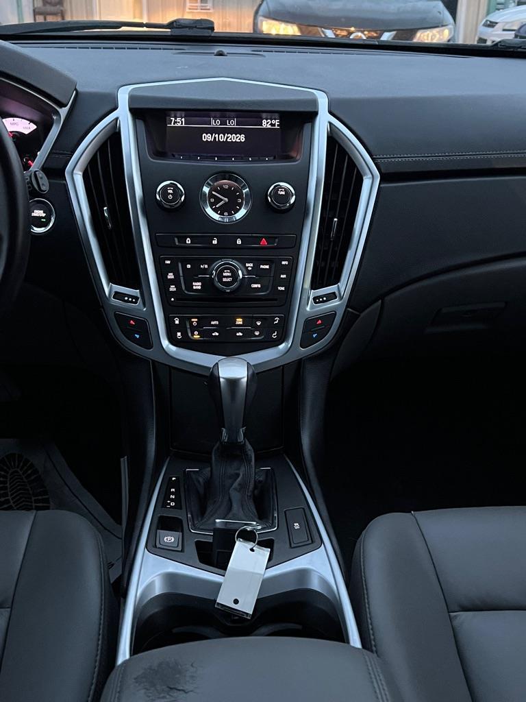 Cadillac SRX Base 2011
