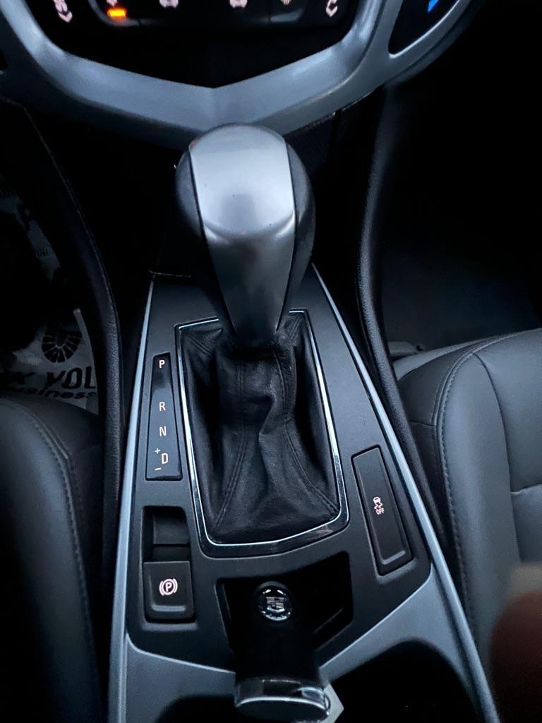 Cadillac SRX Base 2011