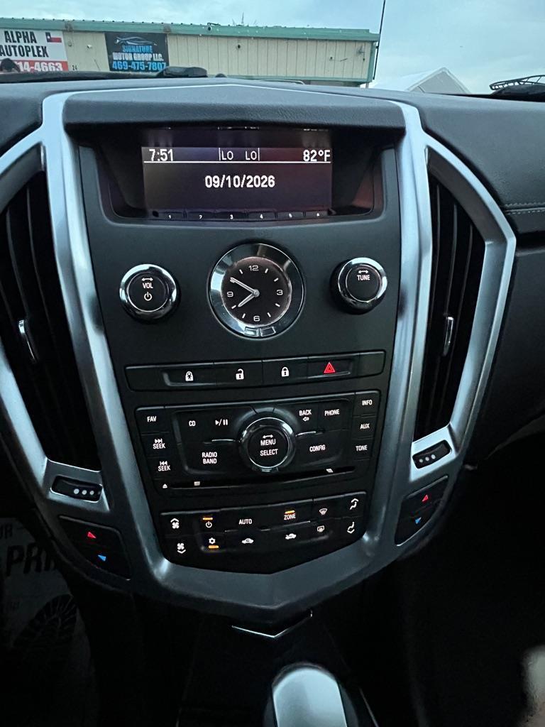 Cadillac SRX Base 2011