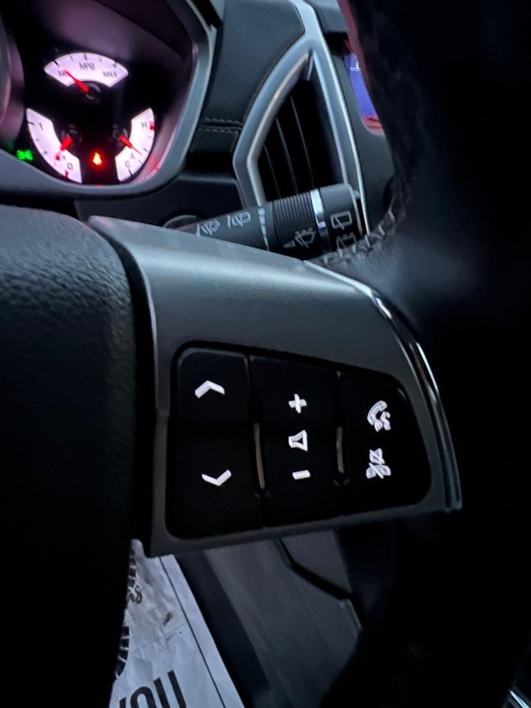 Cadillac SRX Base 2011
