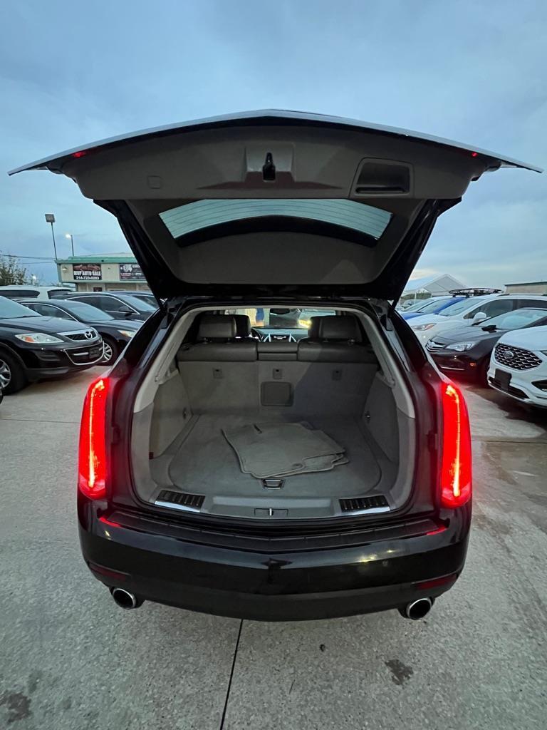 Cadillac SRX Base 2011