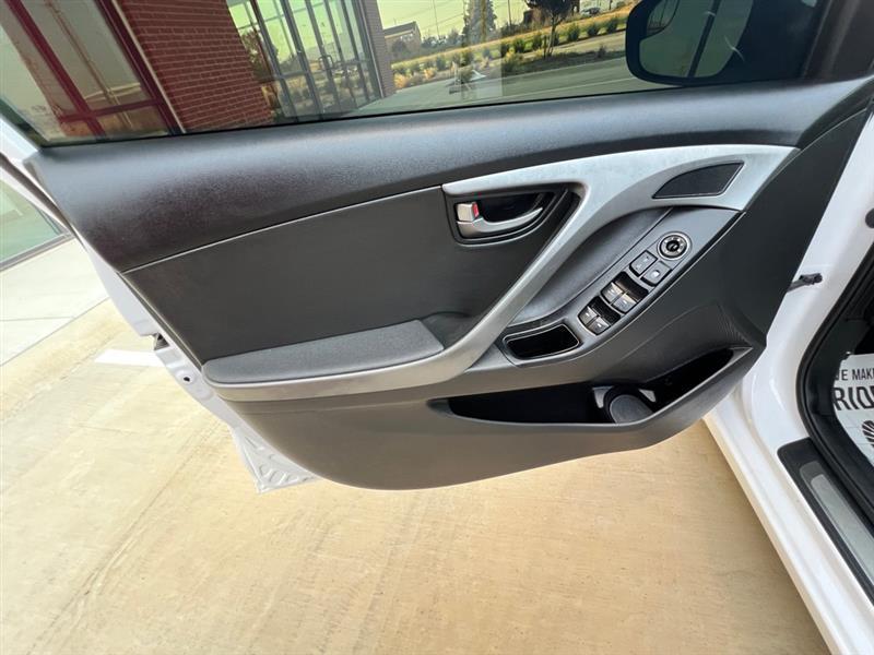 Hyundai Elantra Sport 6AT 2015