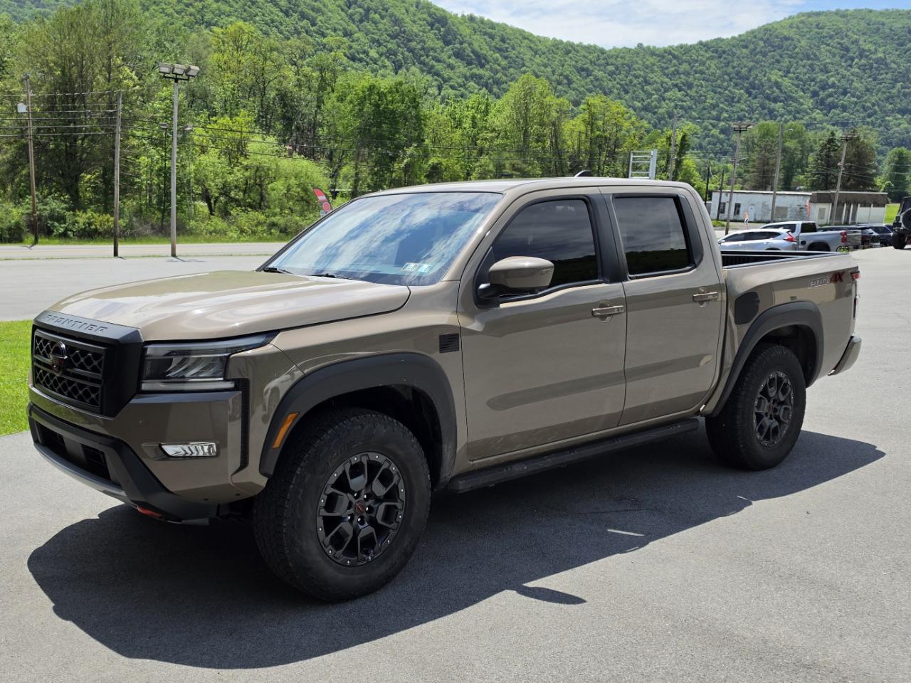 2023 Nissan Frontier S Crew Cab 4WD