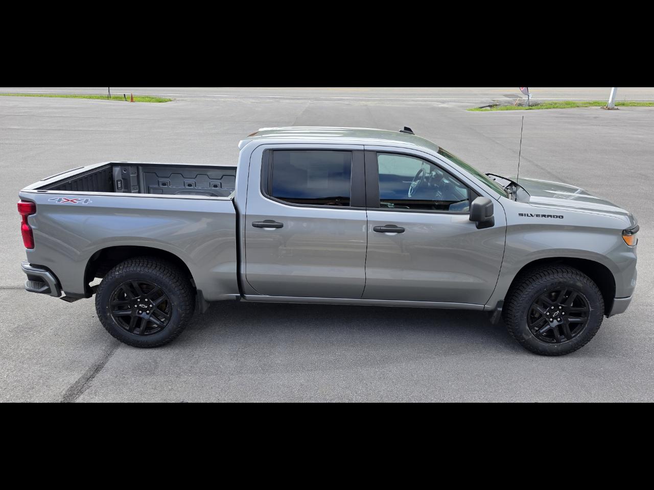 2023 Chevrolet Silverado 1500 Custom Crew Cab 4WD