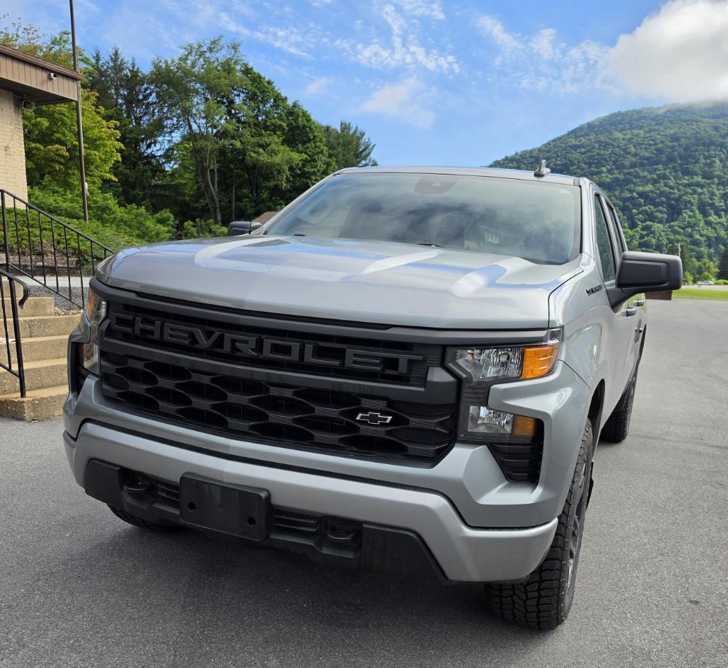 Chevrolet Silverado 1500 Custom Crew Cab 4WD 2023