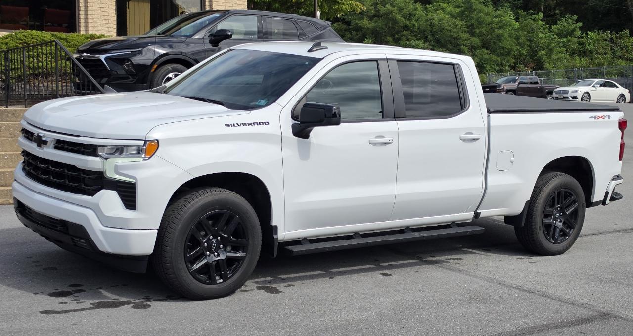 Chevrolet Silverado 1500 RST Crew Cab 4WD 2024