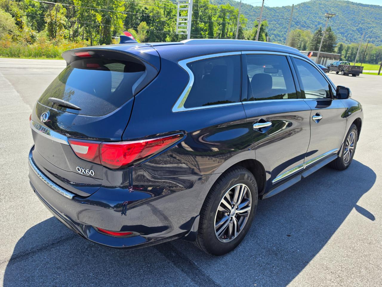 Infiniti QX60 Base AWD 2017