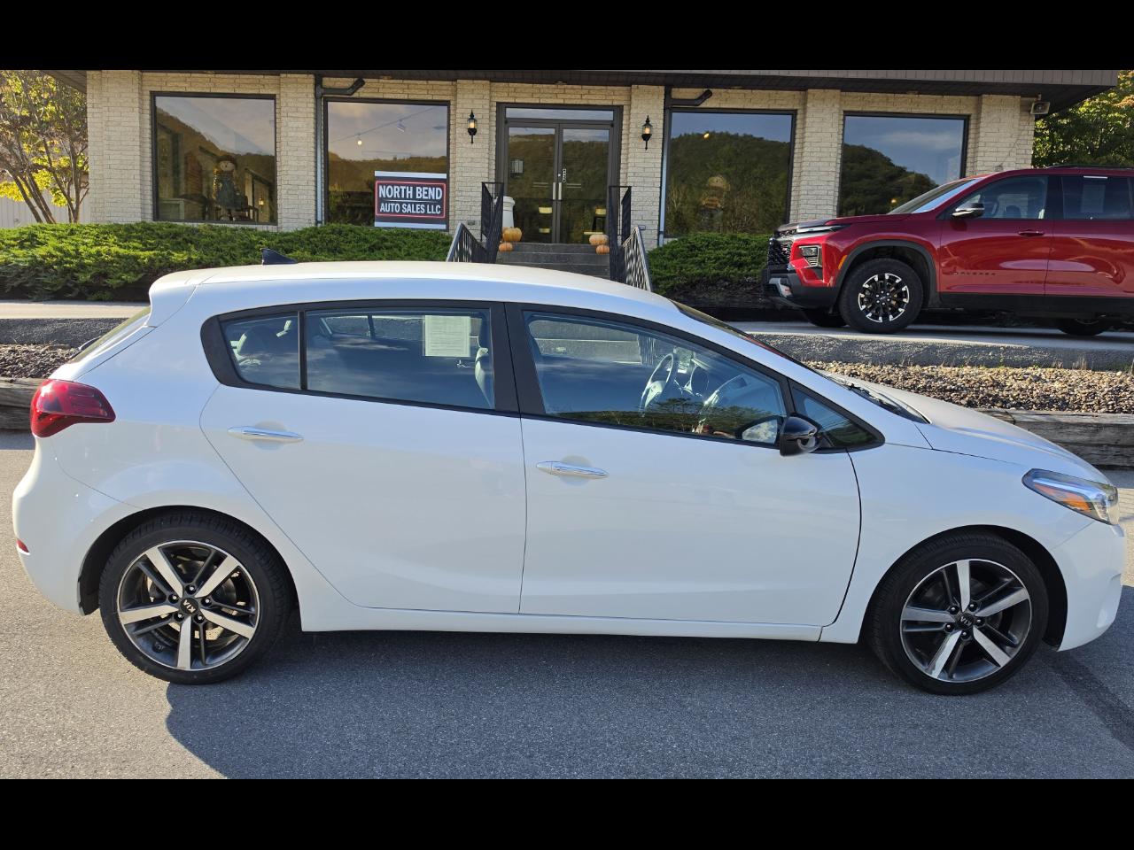 2017 Kia Forte 5-Door EX