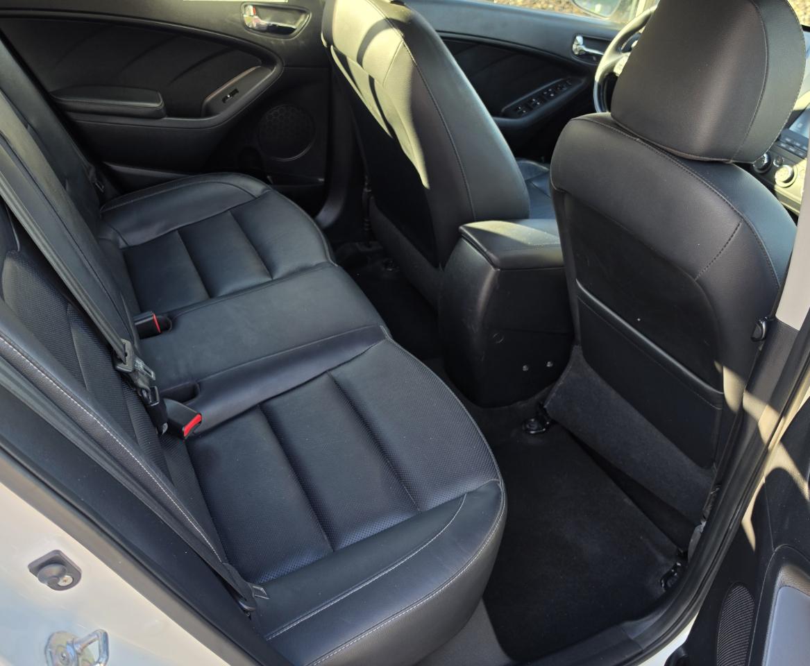 Kia Forte 5-Door EX 2017
