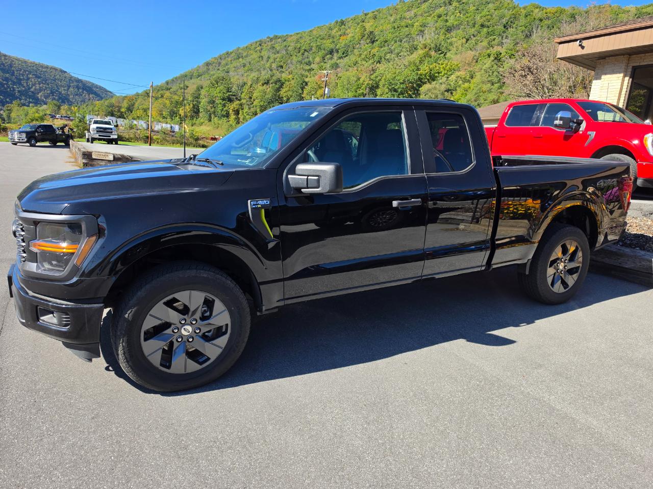 2025 Ford F-150 STX SuperCab 6.5-ft. Bed 4WD