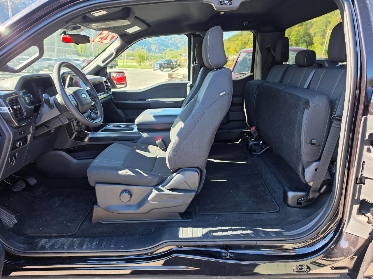 Ford F-150 STX SuperCab 6.5-ft. Bed 4WD 2025