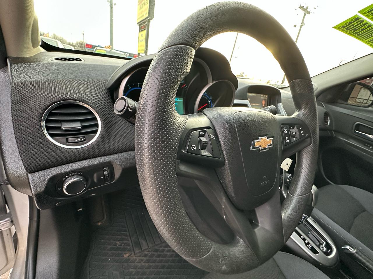 Chevrolet Cruze Limited 4dr Sdn Auto LT w/1LT 2016