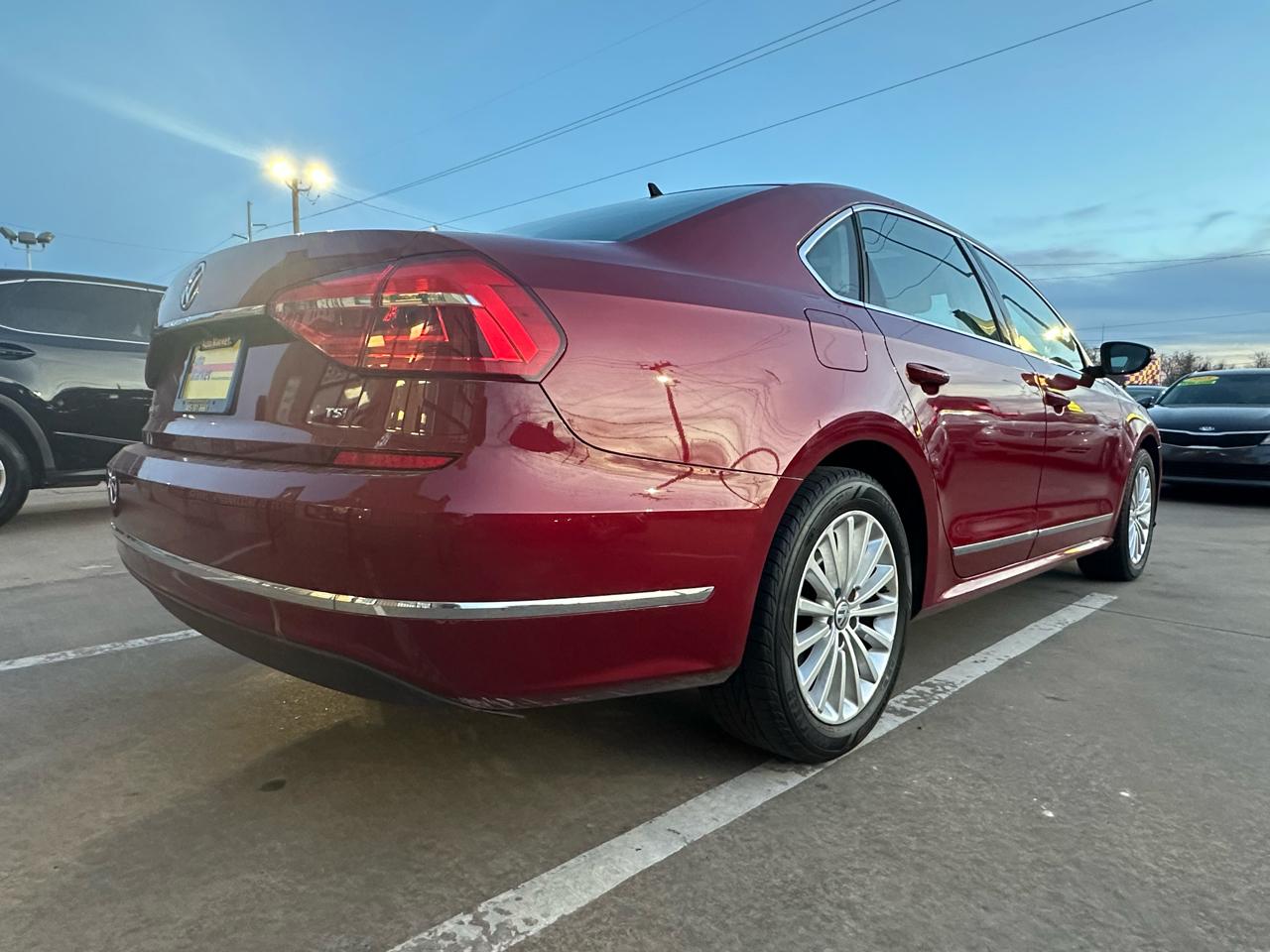 Volkswagen Passat 4dr Sdn 1.8T Auto SE 2016
