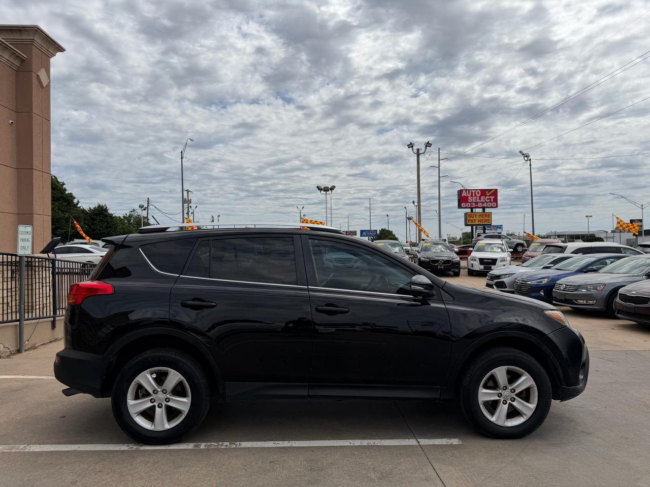 Toyota RAV4 FWD 4dr XLE (Natl) 2014