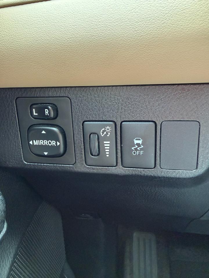 Toyota RAV4 FWD 4dr XLE (Natl) 2014