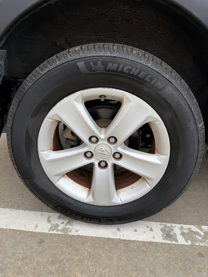 Toyota RAV4 FWD 4dr XLE (Natl) 2014