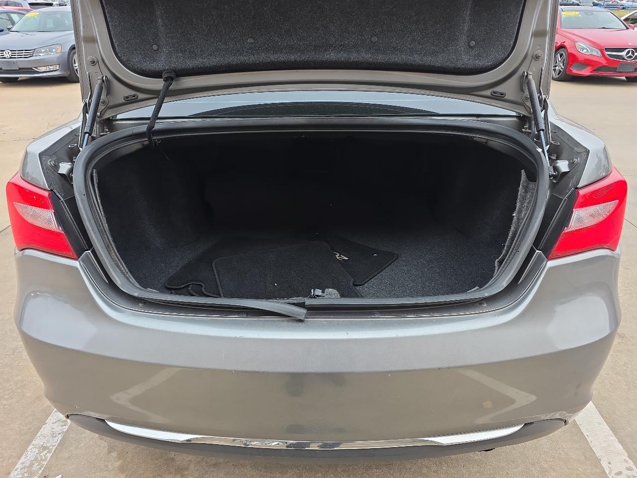 Chrysler 200 4dr Sdn Touring 2013