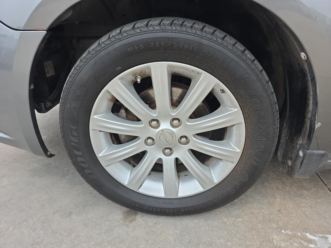 Chrysler 200 4dr Sdn Touring 2013