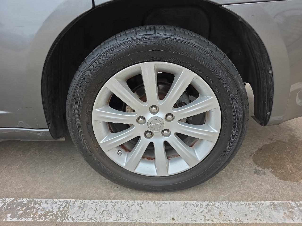 Chrysler 200 4dr Sdn Touring 2013