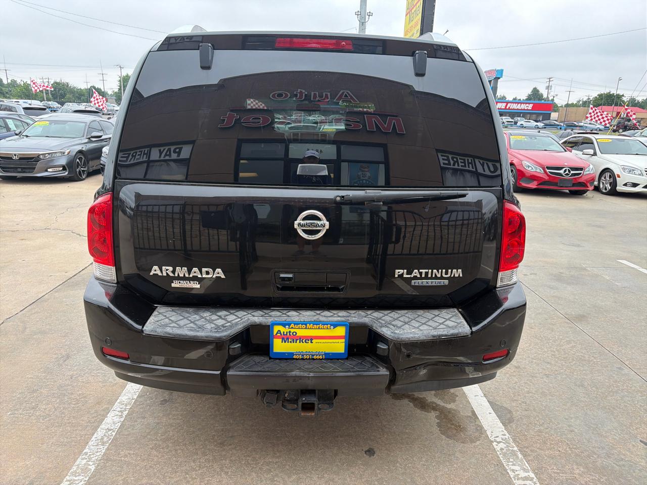 Nissan Armada 4WD 4dr Platinum 2011