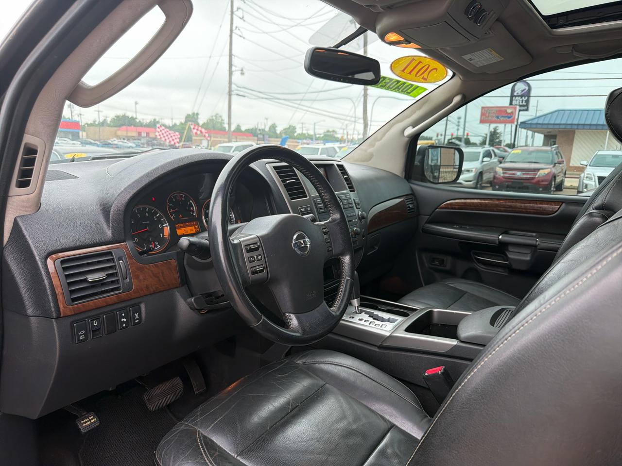 Nissan Armada 4WD 4dr Platinum 2011