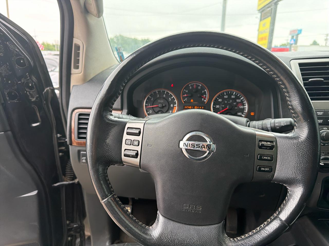 Nissan Armada 4WD 4dr Platinum 2011