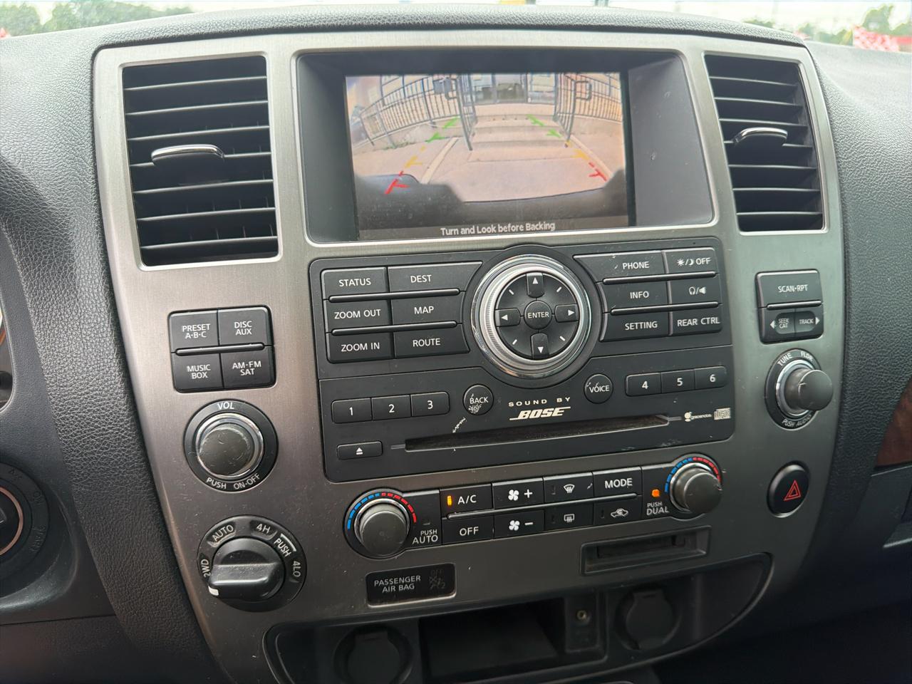 Nissan Armada 4WD 4dr Platinum 2011