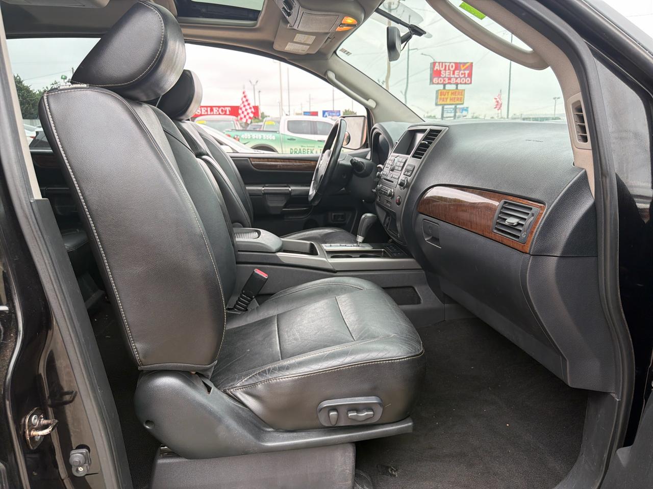 Nissan Armada 4WD 4dr Platinum 2011