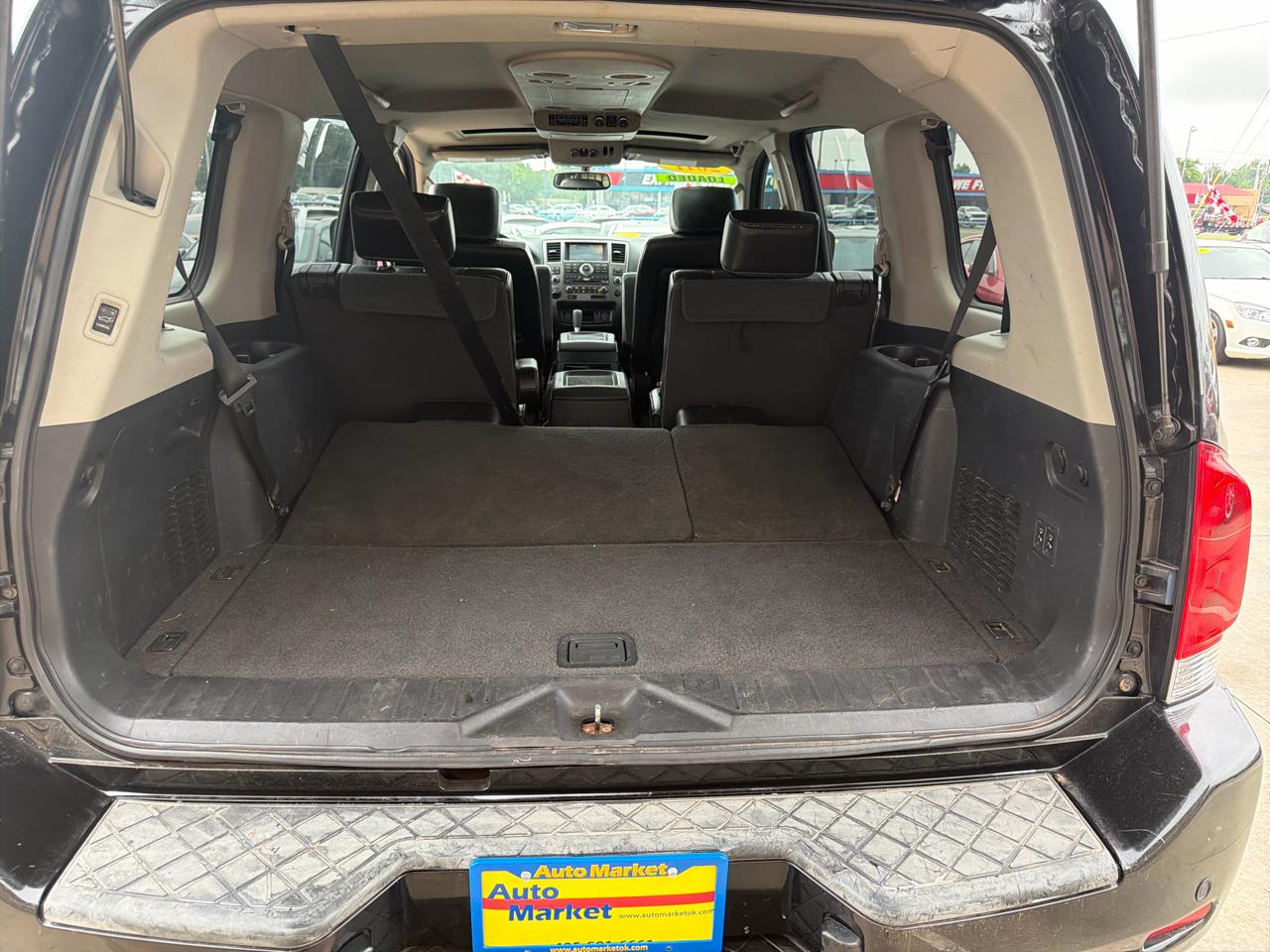Nissan Armada 4WD 4dr Platinum 2011