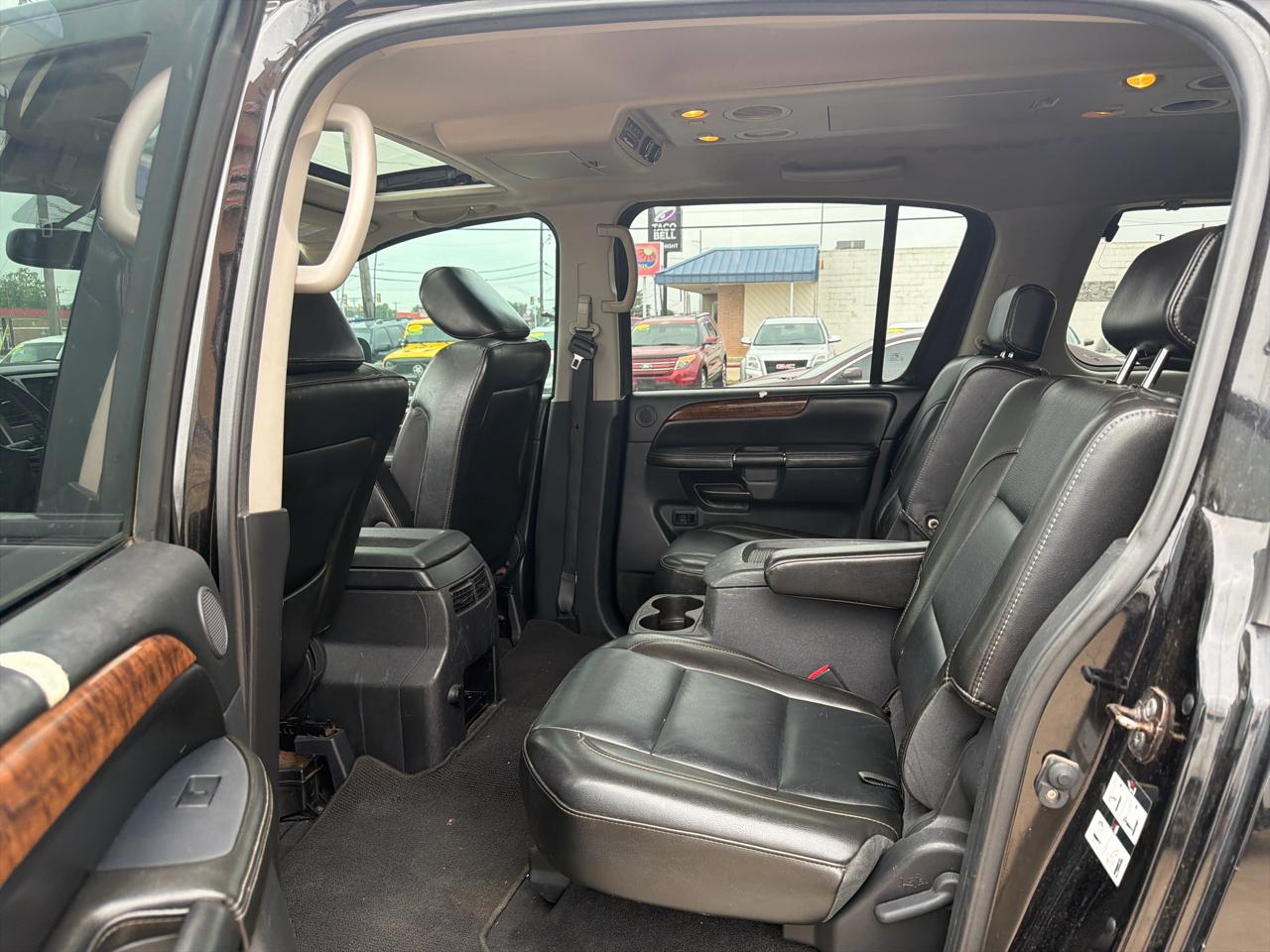 Nissan Armada 4WD 4dr Platinum 2011
