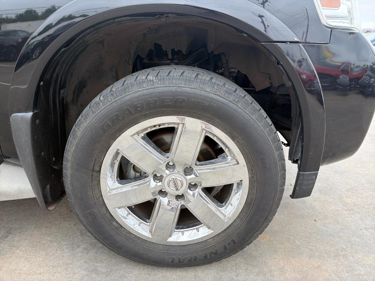 Nissan Armada 4WD 4dr Platinum 2011