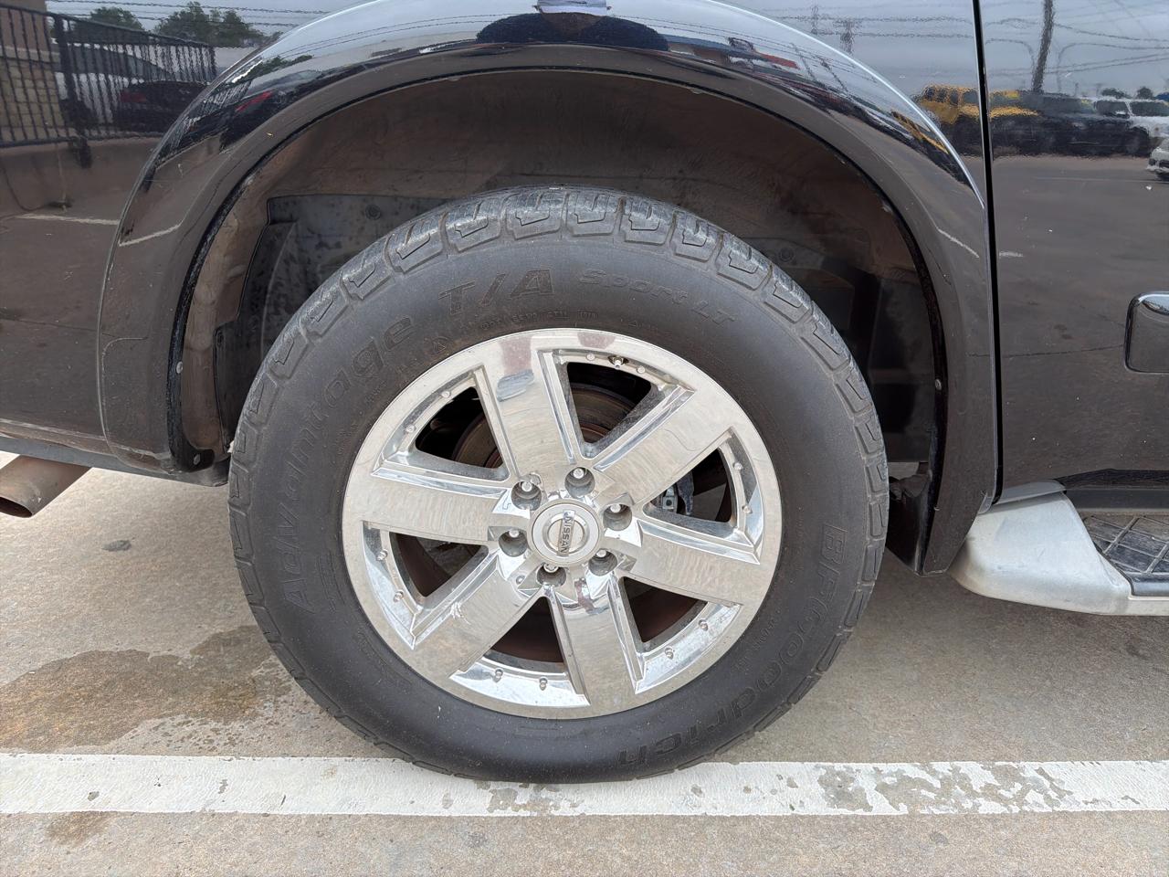 Nissan Armada 4WD 4dr Platinum 2011