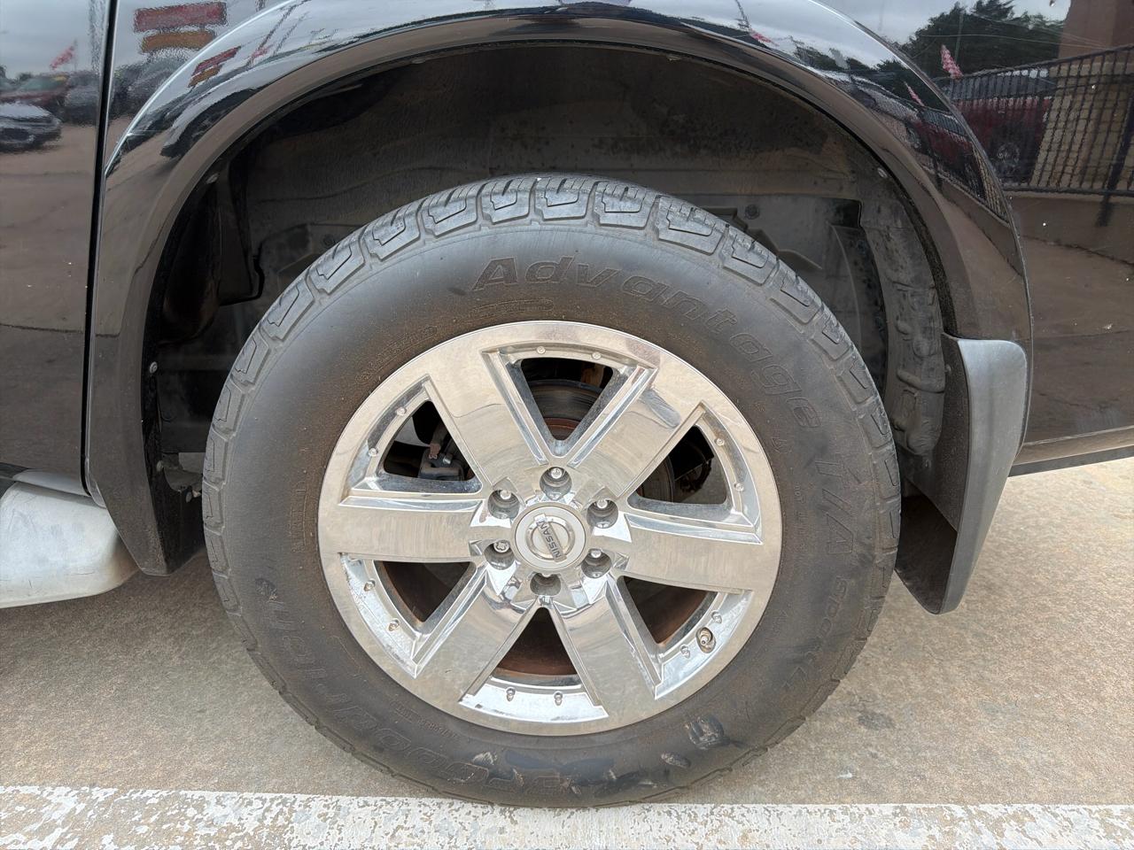 Nissan Armada 4WD 4dr Platinum 2011