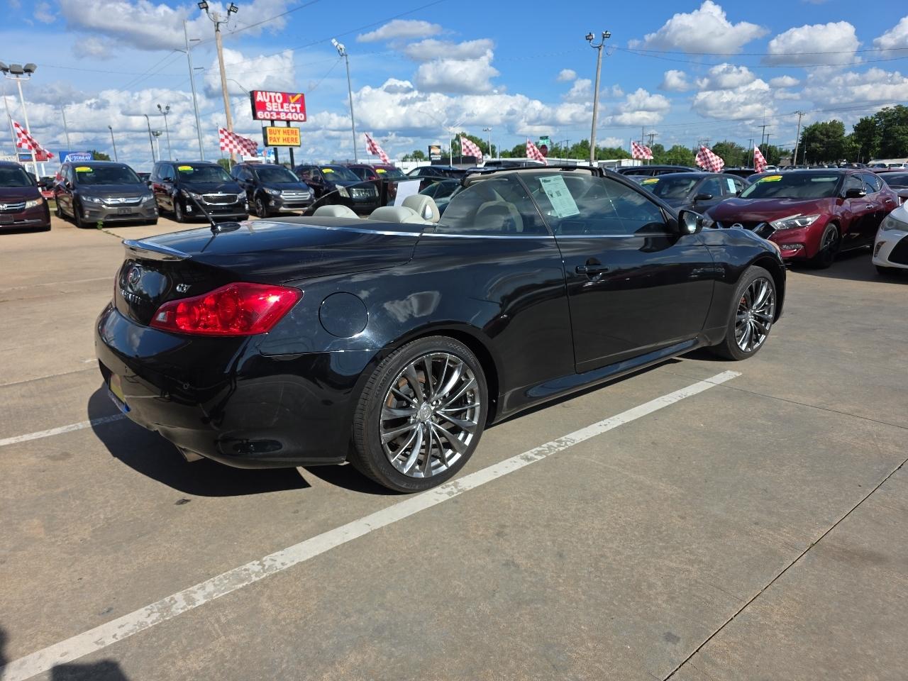 Infiniti G37 Convertible 2dr Base 2011