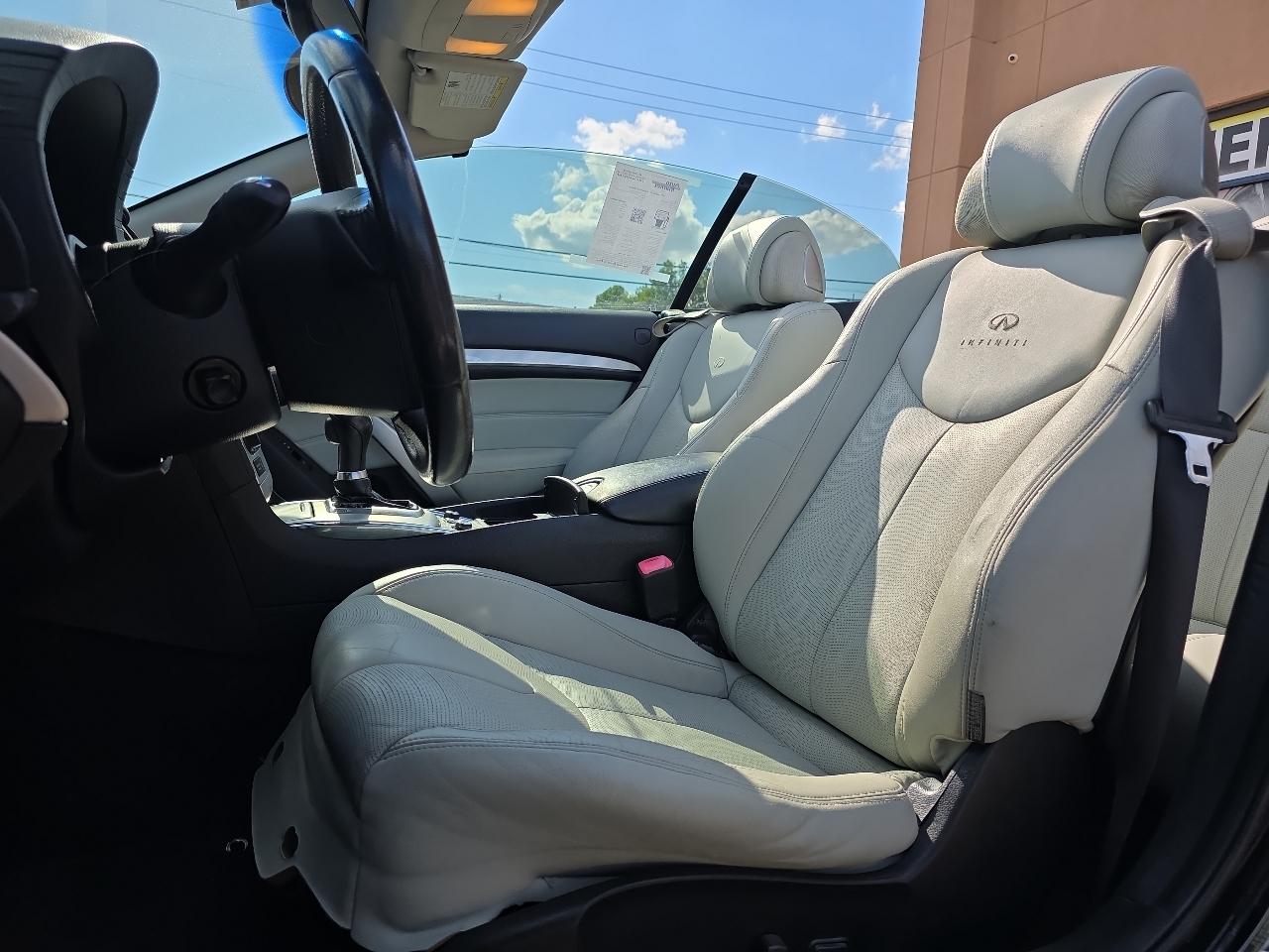 Infiniti G37 Convertible 2dr Base 2011