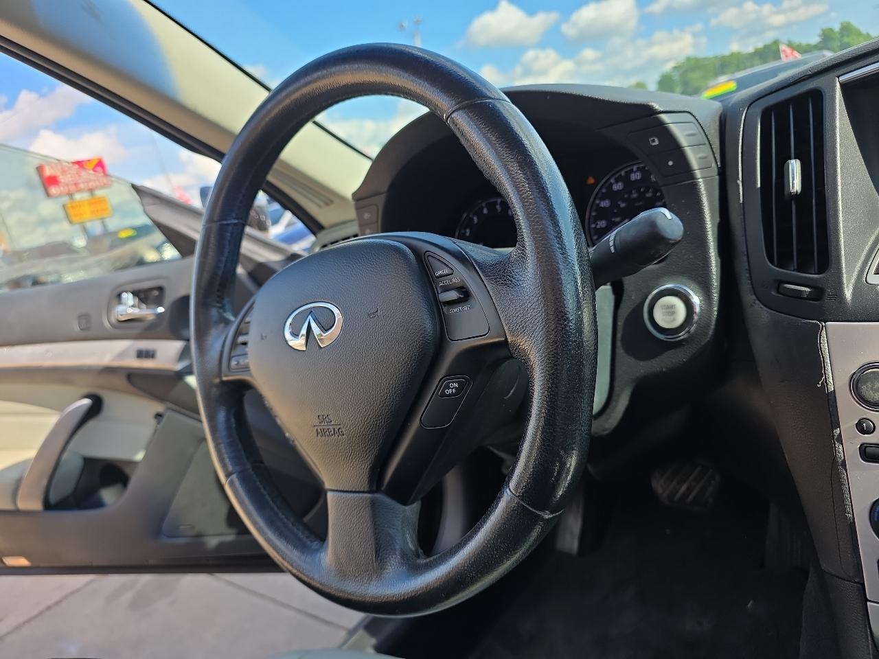 Infiniti G37 Convertible 2dr Base 2011