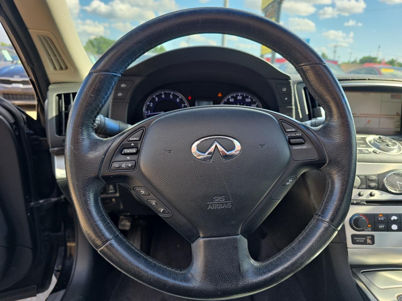 Infiniti G37 Convertible 2dr Base 2011