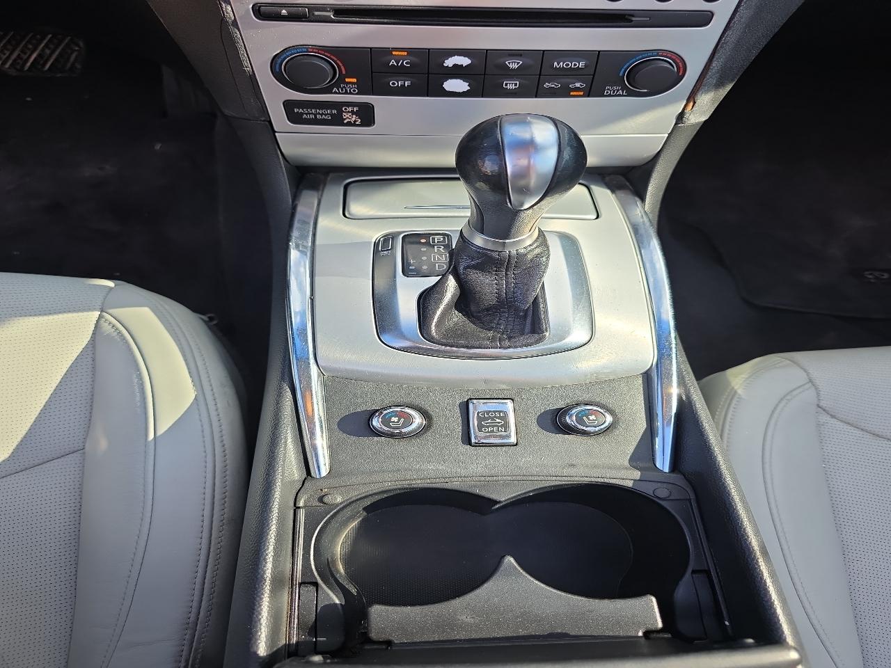Infiniti G37 Convertible 2dr Base 2011