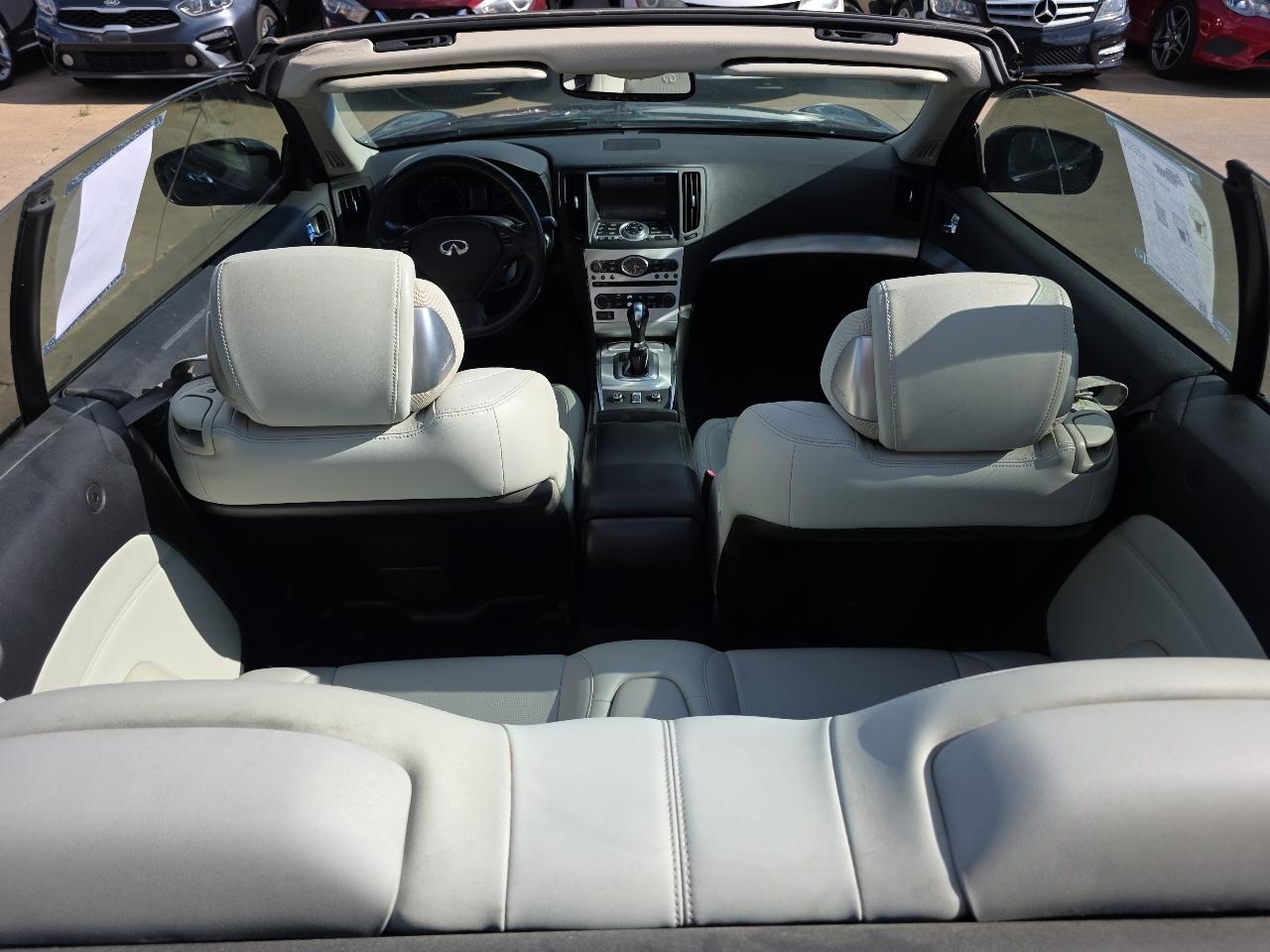 Infiniti G37 Convertible 2dr Base 2011