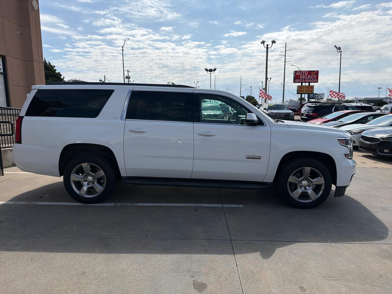 Chevrolet Suburban 2WD 4dr 1500 LT 2017