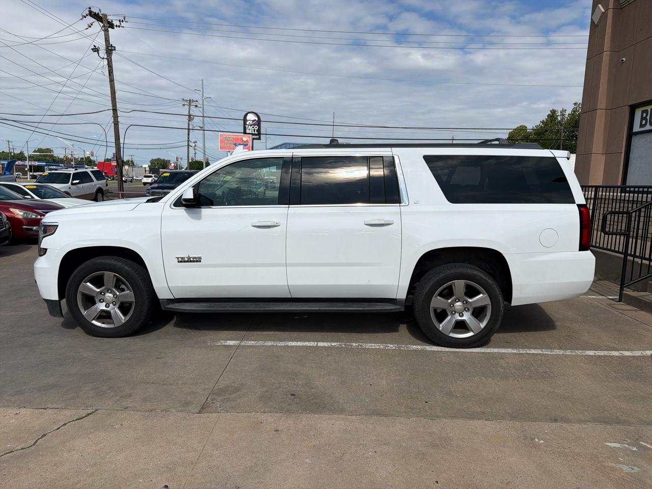 Chevrolet Suburban 2WD 4dr 1500 LT 2017